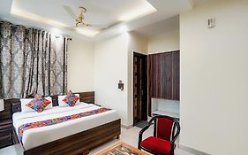 Fabhotel 17 Suites - Kailash Hospital